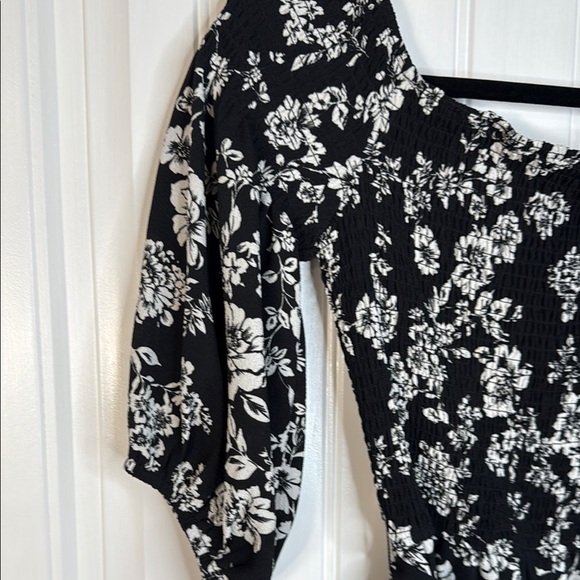 Premier Amour Women's Black And White Floral Off The Shoulder Romper Sz 6 - Picture 2 of 11